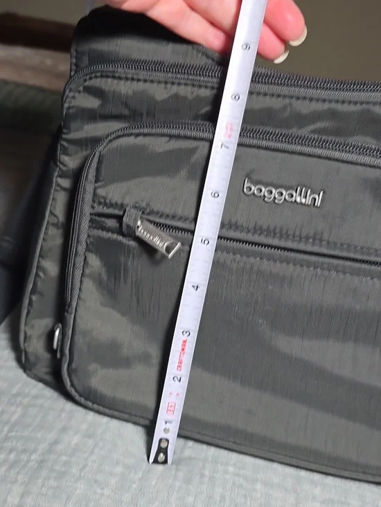 Baggallini Black Lightweight Crossbody Messenger Bag with 5 zipper compartments. - Picture 11 of 11